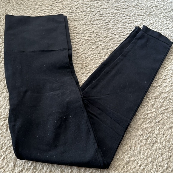 Bundle of Blanqi and Zella maternity/postpartum leggings - Picture 6 of 8